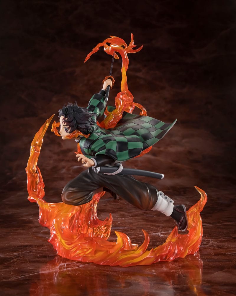 Figurine Tanjiro Kamado Demon Slayer Figuarts ZERO avec effets de flammes et pose d’attaque dynamique