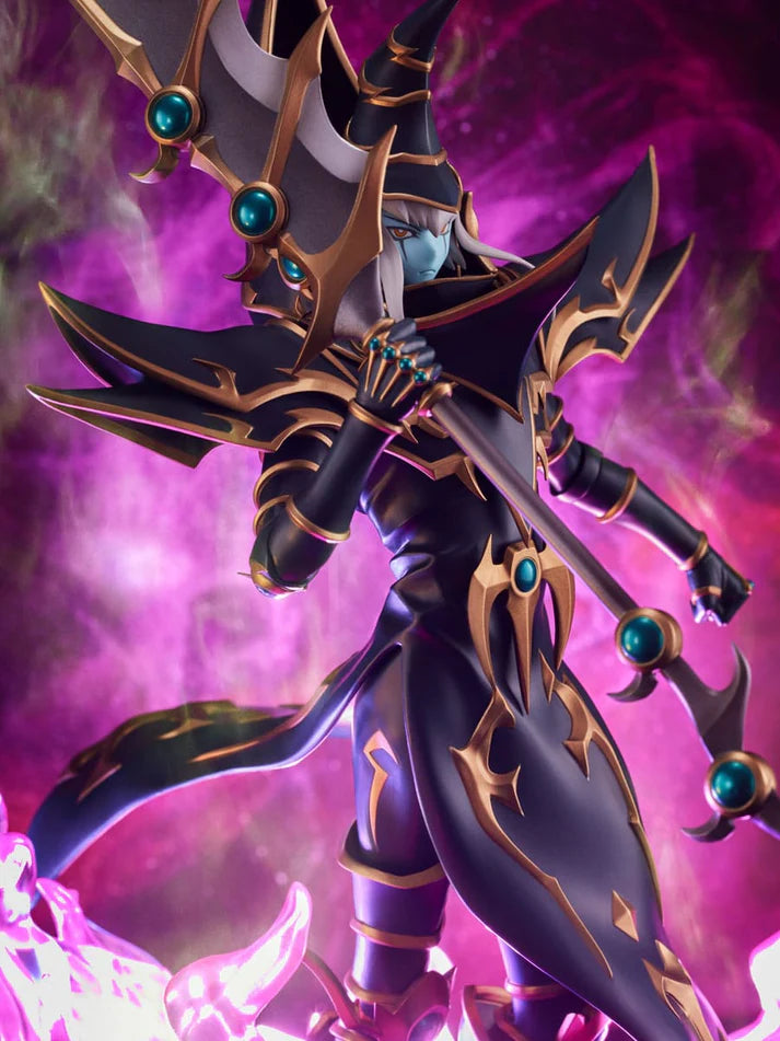 Figurine du Dark Paladin issue de Yu-Gi-Oh!, en pose dynamique avec flammes violettes et socle orné de symboles magiques.