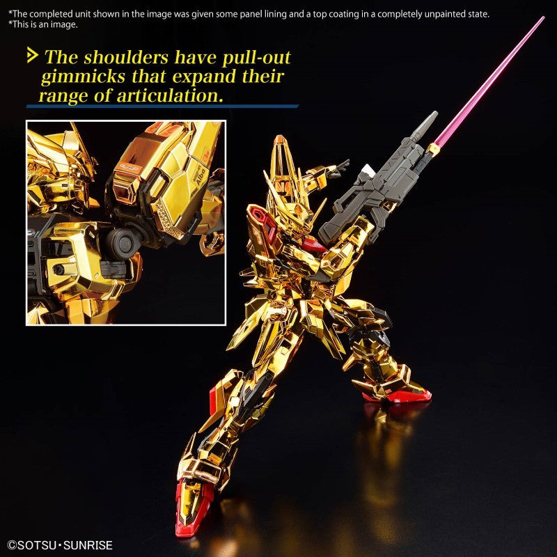 Maquette Gunpla RG 1/144 Akatsuki Gundam Oowashi Unit dorée avec fusil, bouclier et ailes, sur fond blanc.