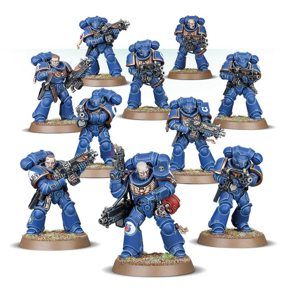 Boîte de figurines Warhammer 40,000 Primaris Intercessors – Space Marines en armure bleue avec fusils bolters