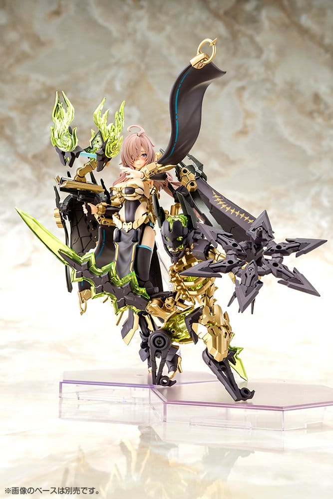 Plastic Model Kit Megami Device AUV Tsukuyomi Fabulous 1/1 de 22 cm, figurine mecha girl avec armure noire et dorée, grande faux et accessoires mécaniques.
