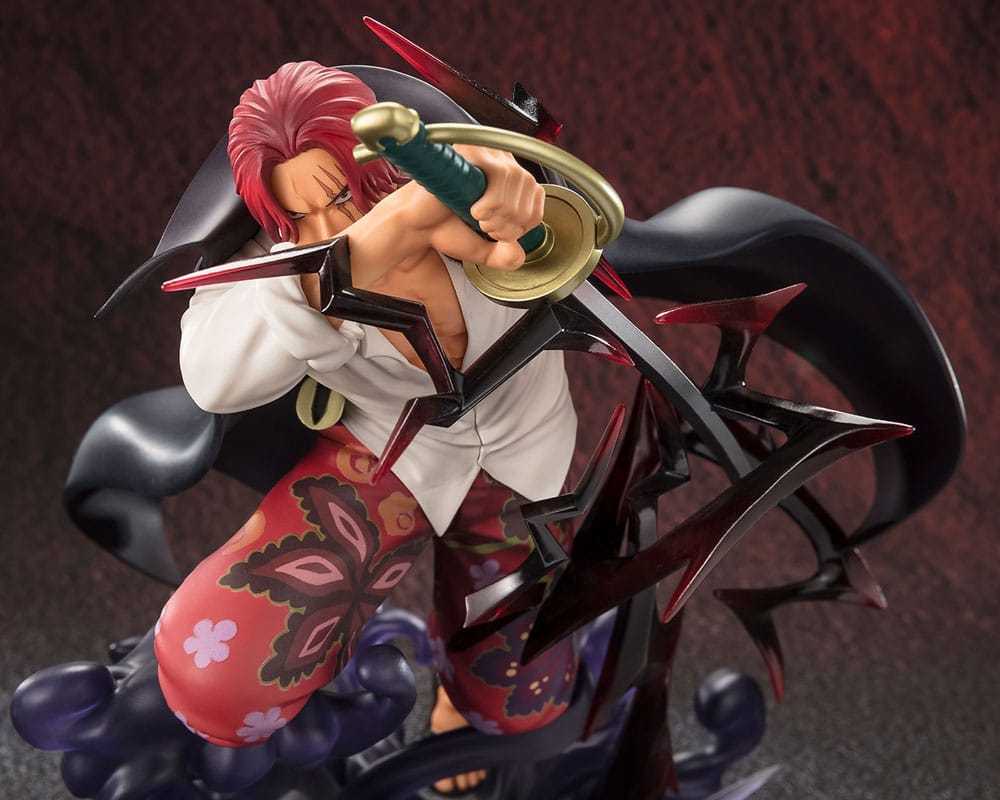 Figurine One Piece FiguartsZERO Extra Battle - Shanks : Divine Departure, représentant Shanks utilisant son sabre dans une attaque dévastatrice avec des effets de Haki.