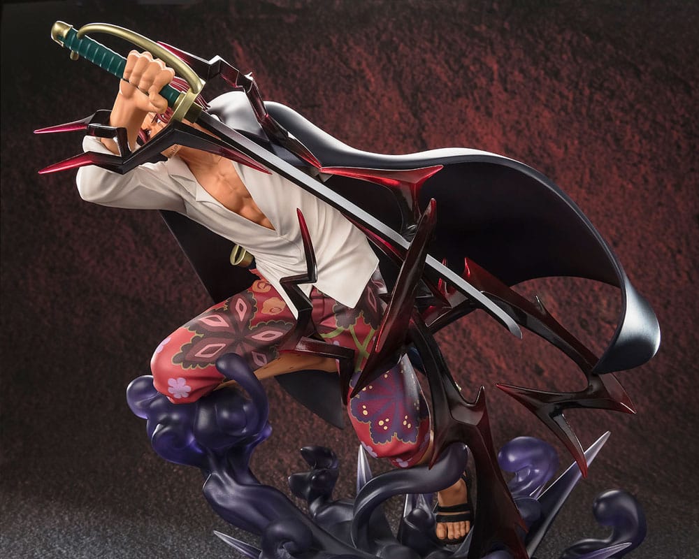 Figurine One Piece FiguartsZERO Extra Battle - Shanks : Divine Departure, représentant Shanks utilisant son sabre dans une attaque dévastatrice avec des effets de Haki.