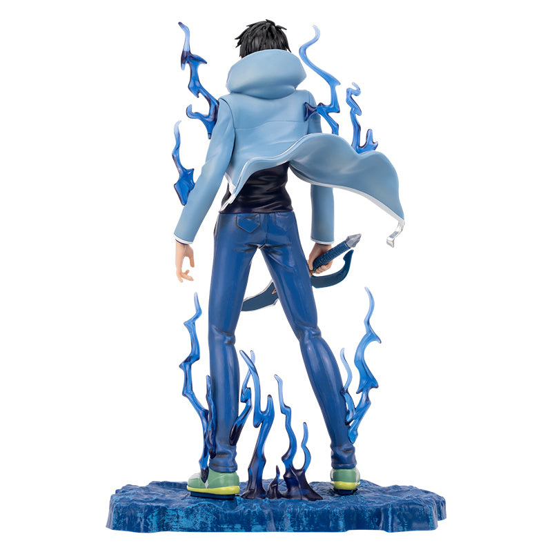 Figurine Sung Jin Woo Solo Leveling avec dague et effets d’ombre bleutés en pose de combat