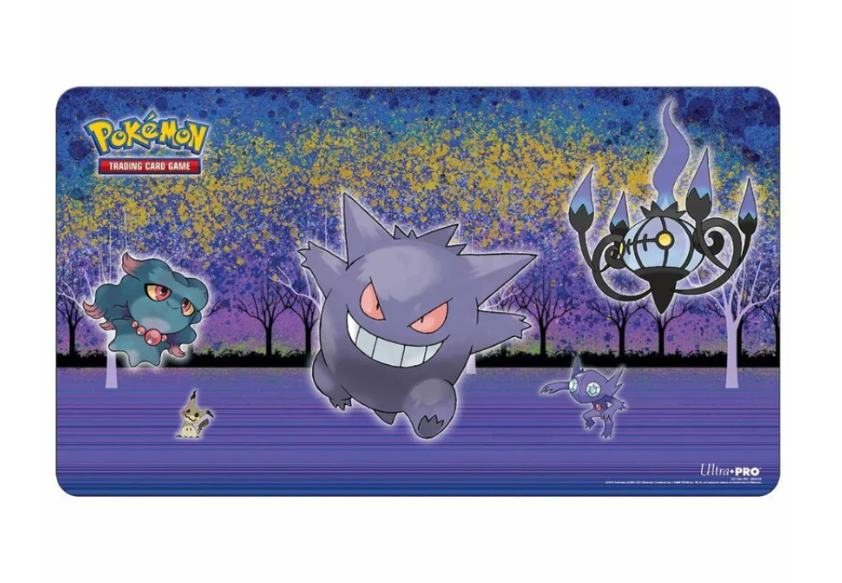 Tapis de jeu Pokémon Ultra PRO avec Ectoplasma et d’autres Pokémon Spectre sur un fond nocturne violet et bleu.