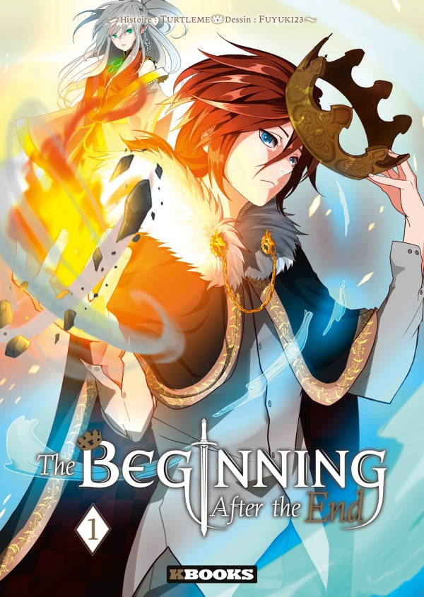 tome 1 de The Beginning After the End, montrant un jeune homme couronné aux cheveux rouges et une silhouette magique lumineuse derrière lui.