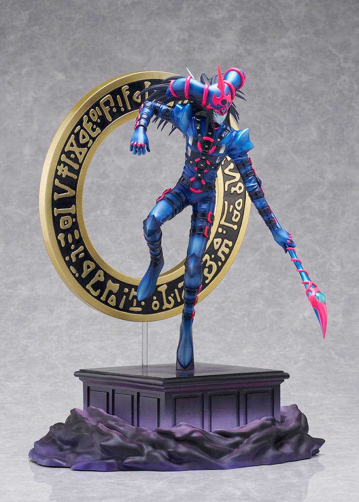 Figurine Dark Magician of Chaos de Yu-Gi-Oh! sur socle avec cercle magique.
