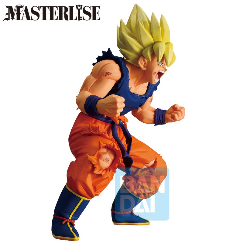 Figurine Bandai Ichibansho Super Saiyan Son Goku en tenue orange déchirée, en posture de combat sur fond blanc.