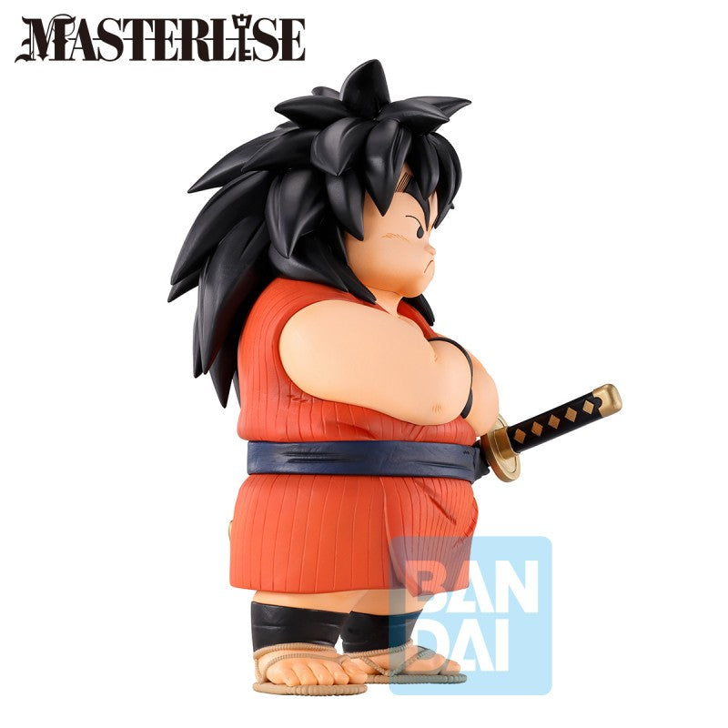 Figurine Dragon Ball Masterlise : Yajirobe bras croisés avec katana, version Bandai officielle.