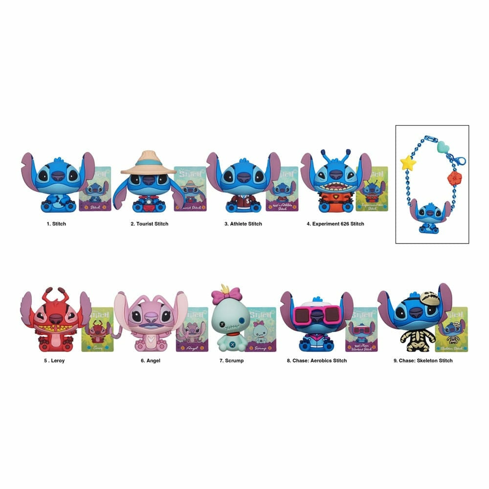 Boîte mystère Disney Stitch Charm Bag Clip, contenant un porte-clés à l’effigie de Stitch dans différentes tenues et expressions, sur un fond vert avec illustrations colorées.