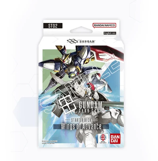 Starter Deck ST02 Wings of Advance du Gundam Card Game par Bandai, avec le Deathscythe Hell et le Strike Gundam illustrés sur le packaging.