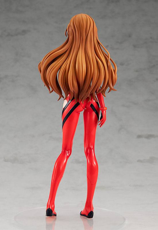 Figurine Pop Up Parade de Asuka Langley Soryu (Rebuild of Evangelion) en combinaison rouge endommagée, avec une posture déterminée et des détails fidèles à l’anime.