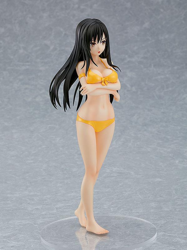 Figurine Pop Up Parade de Yui Kotegawa en bikini jaune, bras croisés et regard sérieux, inspirée de To Love-Ru Darkness.