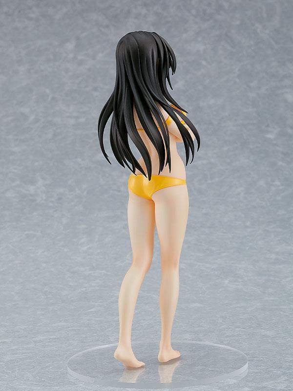 Figurine Pop Up Parade de Yui Kotegawa en bikini jaune, bras croisés et regard sérieux, inspirée de To Love-Ru Darkness.