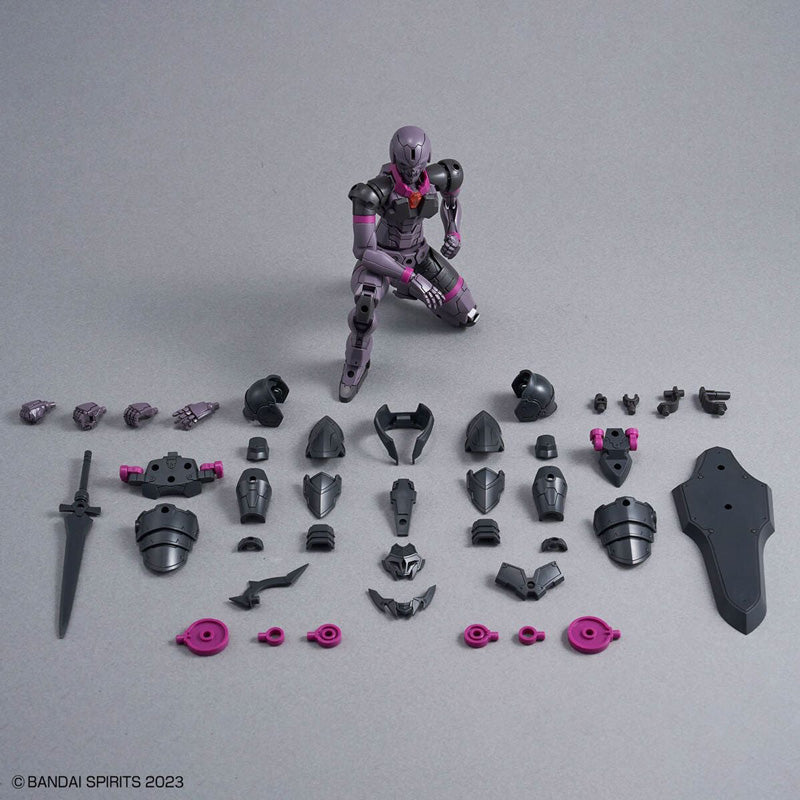 Maquette 30 Minutes Fantasy 30MF Rosan Knight en armure noire et violette avec épée, bouclier et casque de chevalier sur fond blanc.