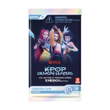 Display KPop Demon Hunters Collectible Trading Cards Energy Edition contenant 12 boosters avec visuel des héroïnes et cartes collector spéciales.