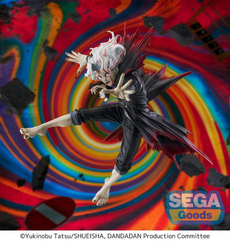 Figurine Okarun transformé FIGURIZMa issue de Dandadan, pose dynamique avec socle