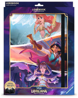 Album de collection Disney Lorcana Princesses ouvert, avec illustrations de Raiponce, Ariel, Jasmine, Cendrillon et autres héroïnes Disney.
