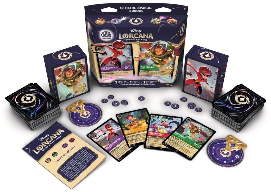 Coffret de démarrage 2 joueurs Disney Lorcana avec Buzz l’Éclair et Mme Indestructible, contenant 2 decks, 2 boîtes de deck et 2 compteurs de Lore.