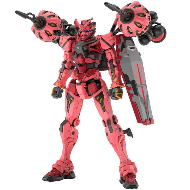 Maquette Gunpla HG 1/144 Red Gundam rouge avec bouclier gris et grands modules d’armement sur les épaules sur fond blanc.