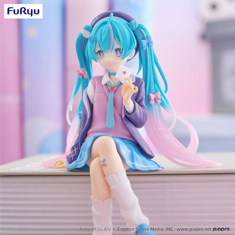 Statuette PVC Hatsune Miku Love Blazer Navy Color Ver. assise, 14 cm, gamme Noodle Stopper.