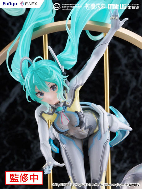 Statuette PVC Hatsune Miku F:NEX Miku With You 2024 Ver. 1/7 de 29 cm avec tenue futuriste, cheveux turquoise et décor spatial.