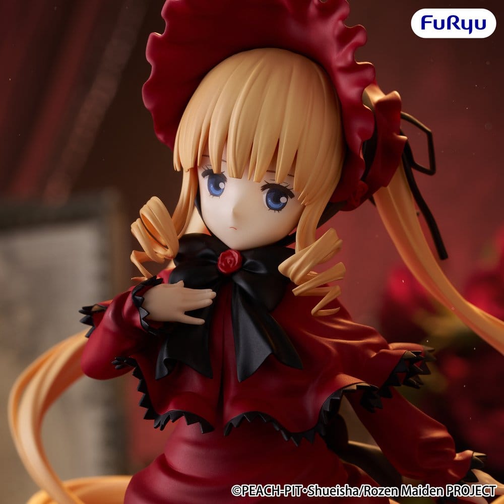 Statuette PVC Rozen Maiden Trio-Try-iT Shinku de 19 cm, représentant Shinku en robe rouge gothique avec bonnet et longs cheveux blonds.