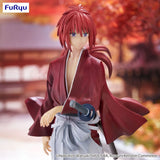 Statuette PVC Kenshin Himura 19 cm de Rurouni Kenshin par FuRyu, figurine en kimono rouge avec katana.