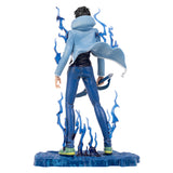 Figurine Sung Jin Woo Solo Leveling avec dague et effets d’ombre bleutés en pose de combat