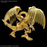 Maquette Yu-Gi-Oh! Figure-rise Standard Amplified Dragon Ailé de Râ dorée avec grandes ailes et griffes sur fond blanc.