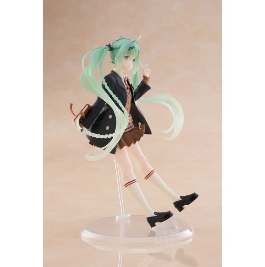 Figurine Hatsune Miku Preppy Style en tenue d’écolière, avec longues couettes vert pastel