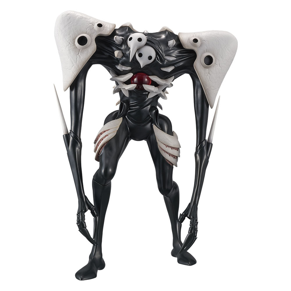 Figurine Evangelion Ichiban Kuji Last One Ange, créature noire et blanche avec longues griffes, épaules massives et détails osseux.