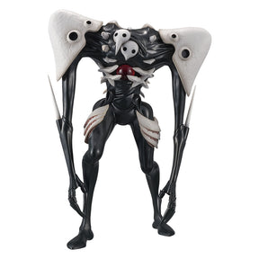 Figurine Evangelion Ichiban Kuji Last One Ange, créature noire et blanche avec longues griffes, épaules massives et détails osseux.