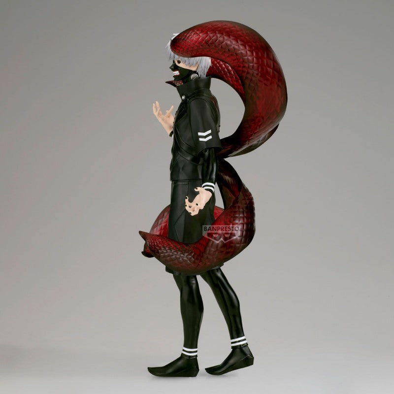 Figurine Tokyo Ghoul Grandista Ken Kaneki par Banpresto, personnage aux cheveux blancs en tenue noire avec masque de goule et kagune rouges déployés.