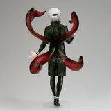 Figurine Tokyo Ghoul Grandista Ken Kaneki par Banpresto, personnage aux cheveux blancs en tenue noire avec masque de goule et kagune rouges déployés.