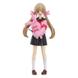 Figurine Pop Up Parade de Natori Sana, portant un uniforme scolaire noir et rose, avec une peluche lapin rose et un couteau, capturant son style unique et mystérieux.